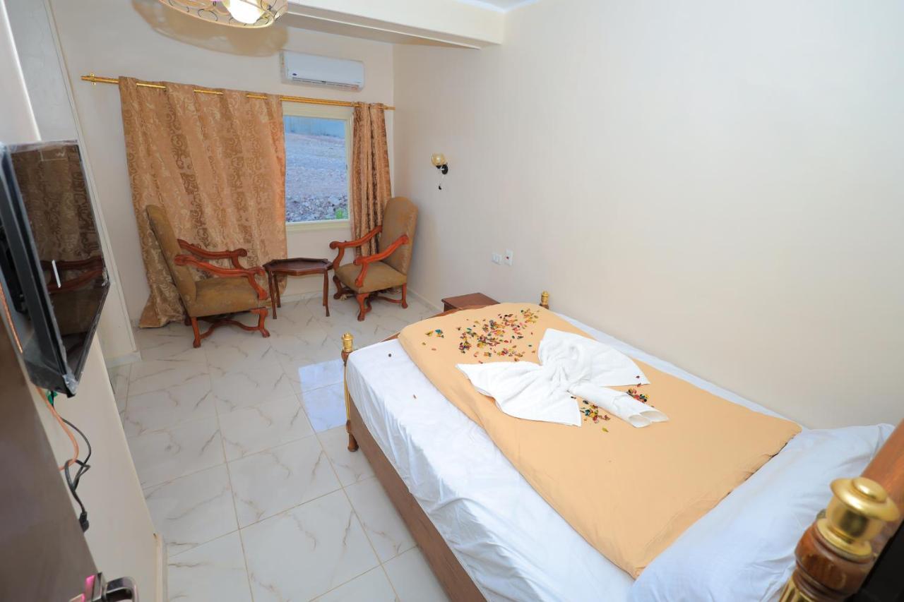 Isis Pyramids Inn 4*