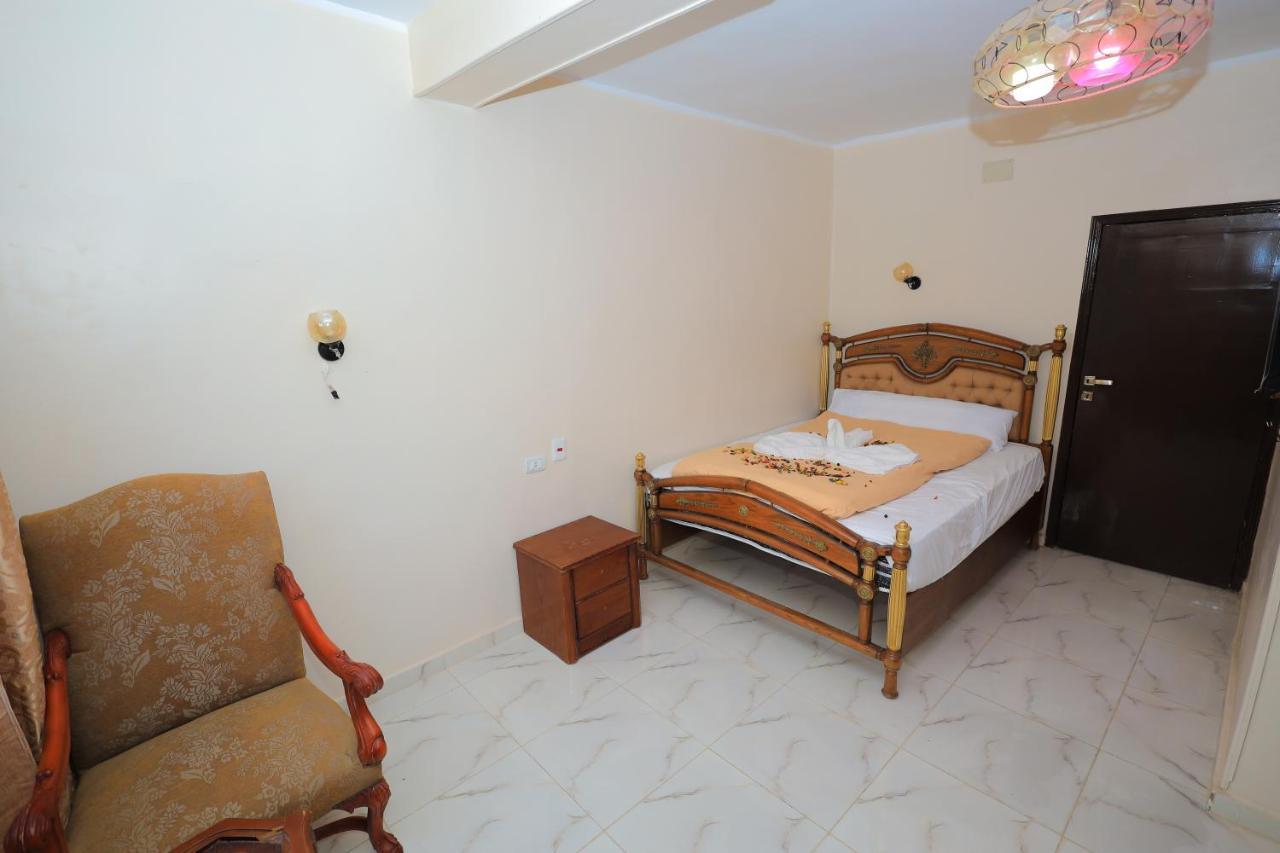 Isis Pyramids Inn Hotel